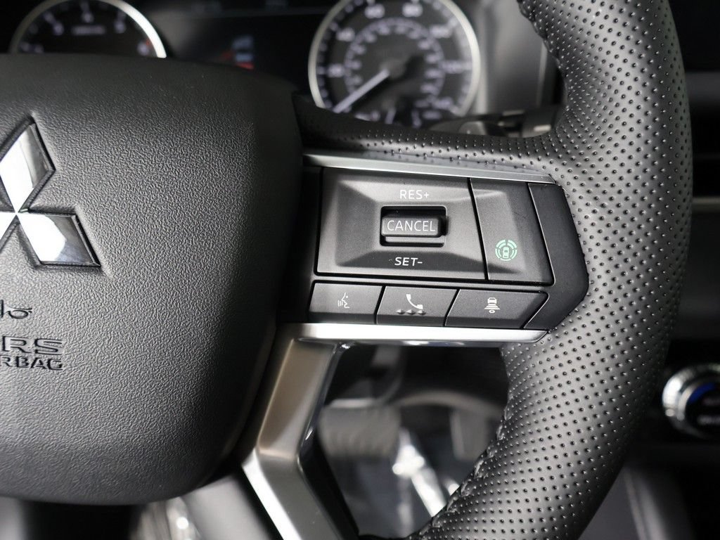 New 2026 Mitsubishi Outlander SE FWD image 41