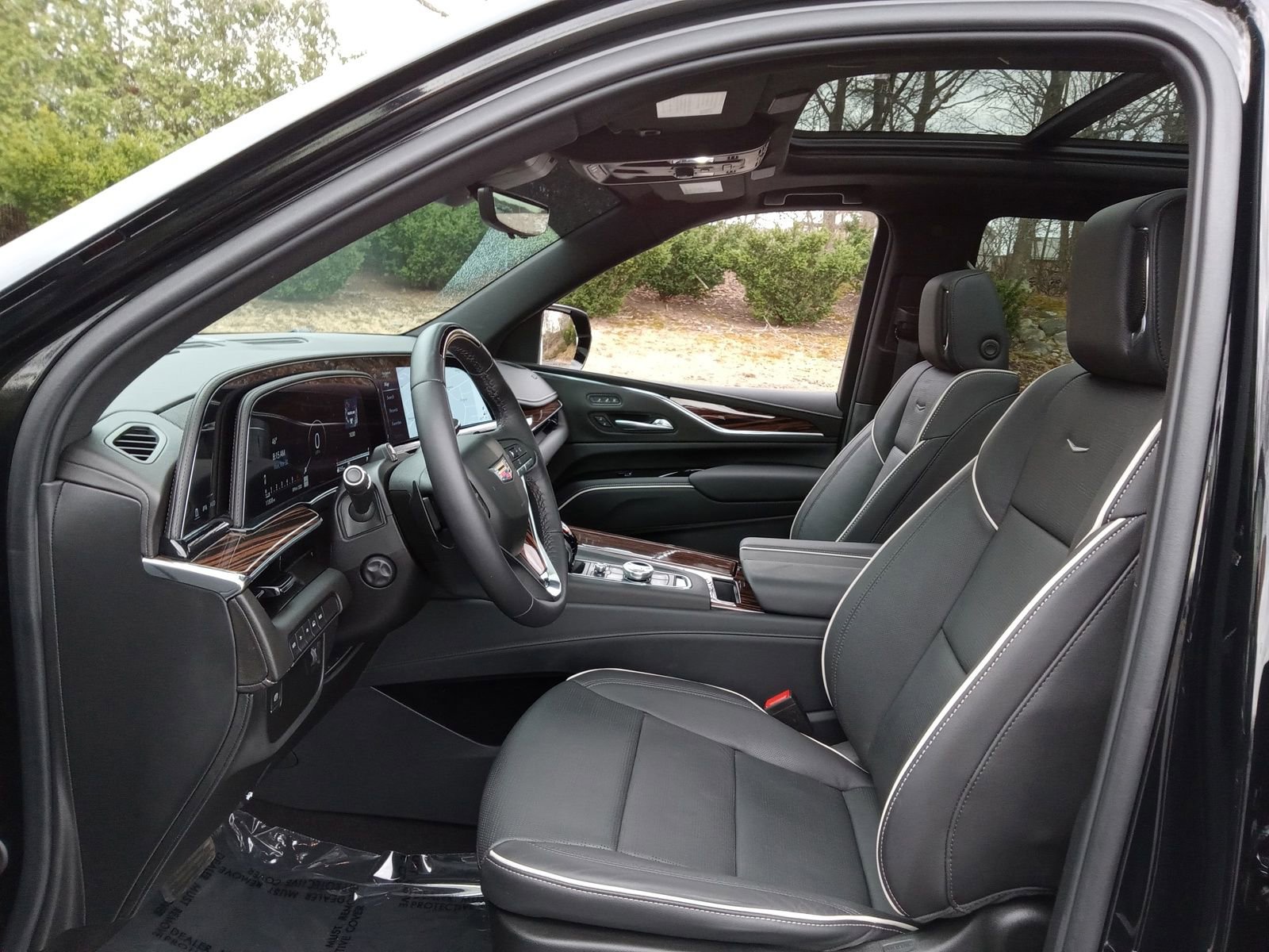 Used 2024 Cadillac Escalade Premium Luxury image 10