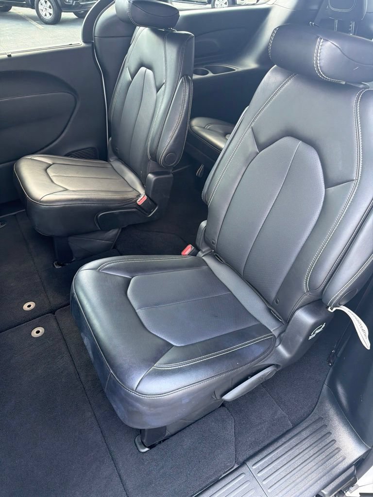 Used 2025 Chrysler Pacifica Select FWD image 7