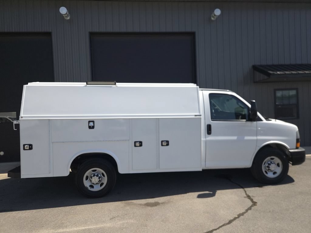 Used 2019 Chevrolet Express 3500 w/ Power Convenience Package RWD image 5