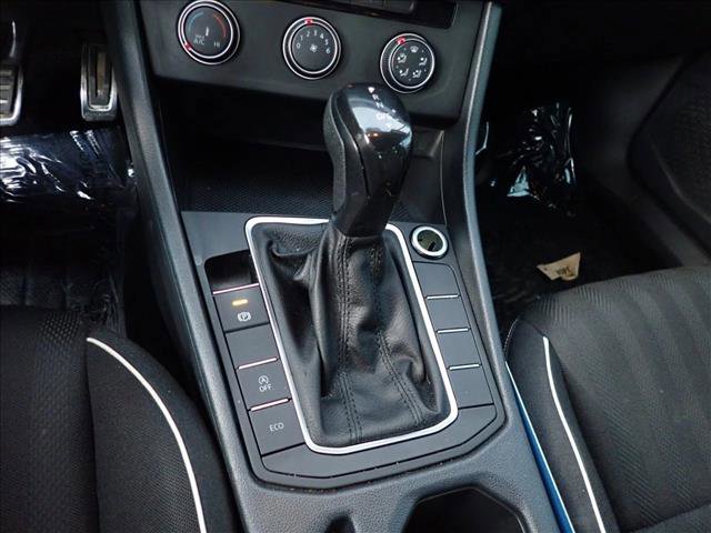 Used 2023 Volkswagen Jetta Sport image 17