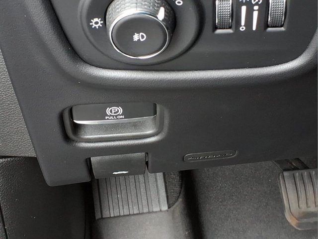 Used 2023 Jeep Grand Cherokee Summit AWD/4WD image 22