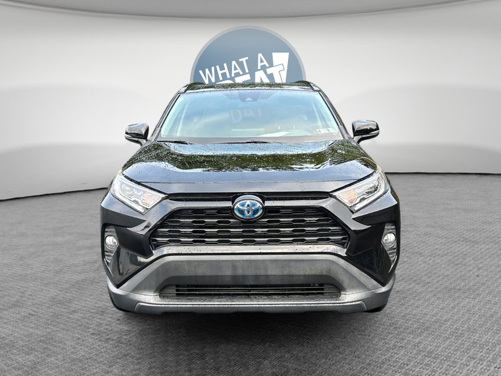 Used 2021 Toyota RAV4 XLE Premium AWD/4WD image 9