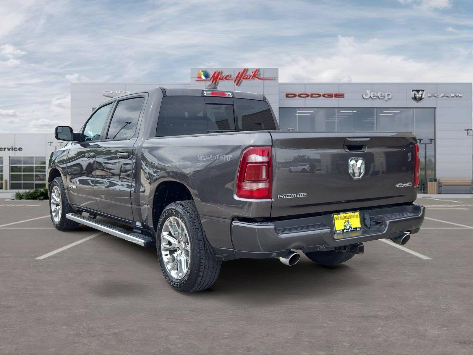 Used 2023 RAM 1500 Laramie AWD/4WD image 3
