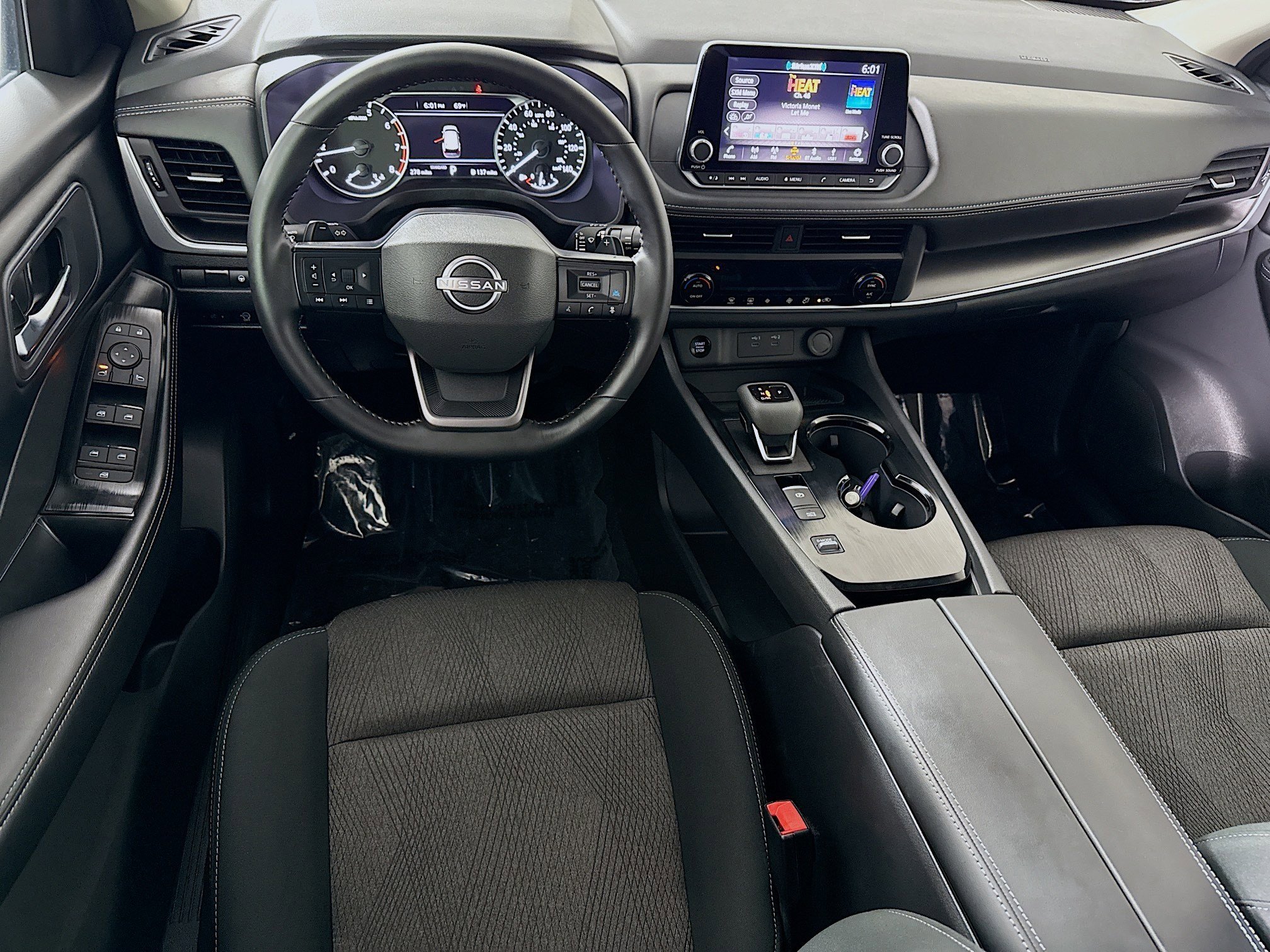 Used 2026 Nissan Rogue SV image 17