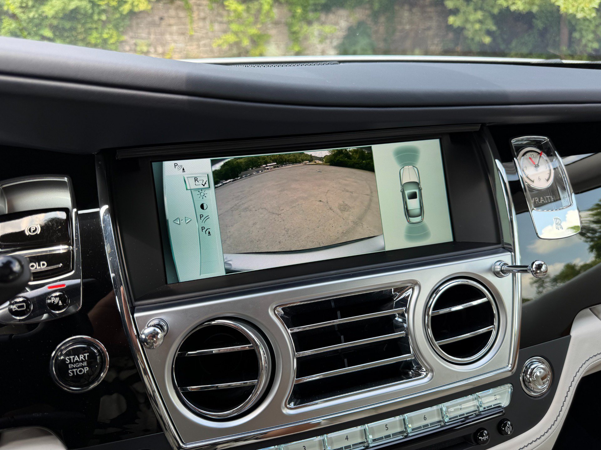 Used 2015 Rolls-Royce Wraith RWD image 28