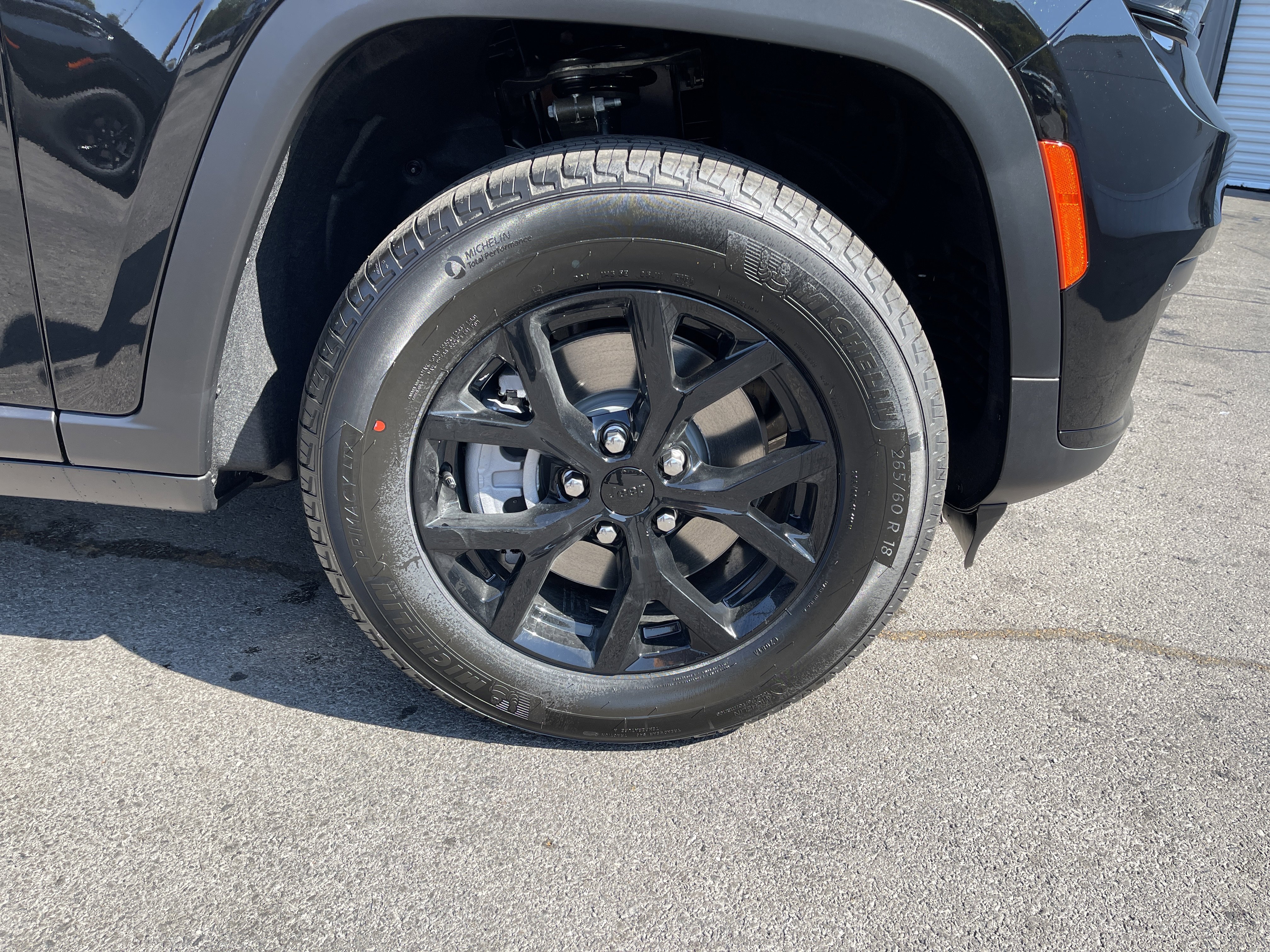 New 2025 Jeep Grand Cherokee L Altitude image 8