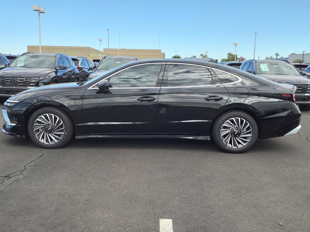 New 2025 Hyundai Sonata Limited image 2