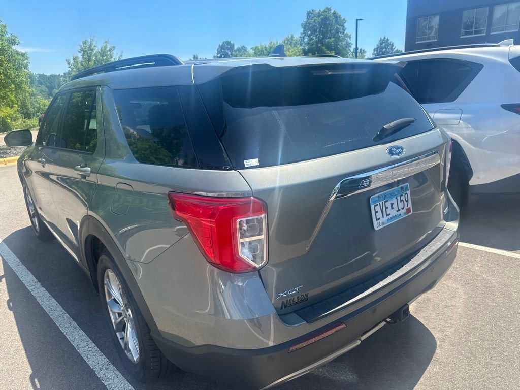 Used 2020 Ford Explorer XLT w/ Equipment Group 202A AWD/4WD image 30