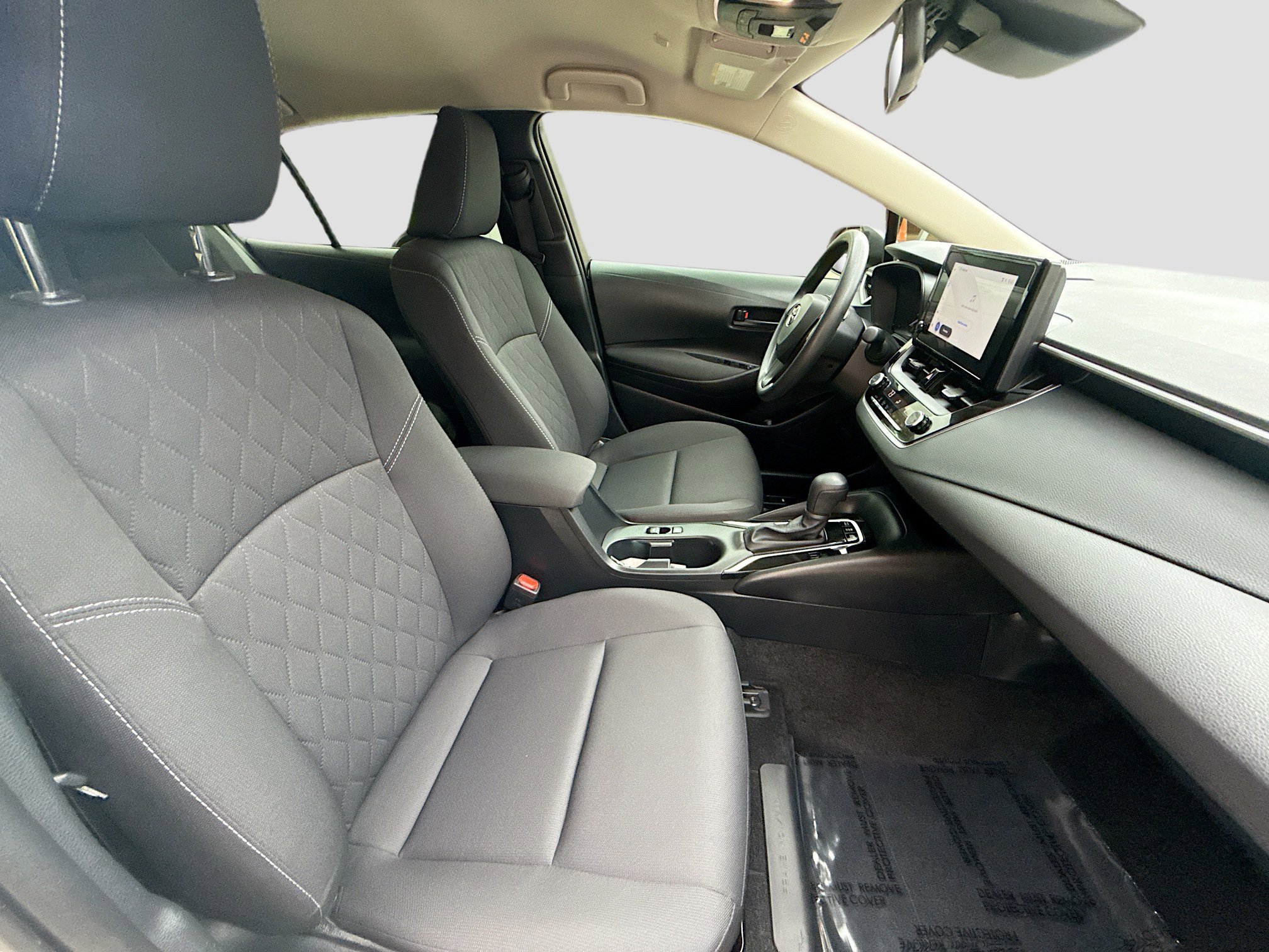 Used 2025 Toyota Corolla LE w/ Convenience Package image 30