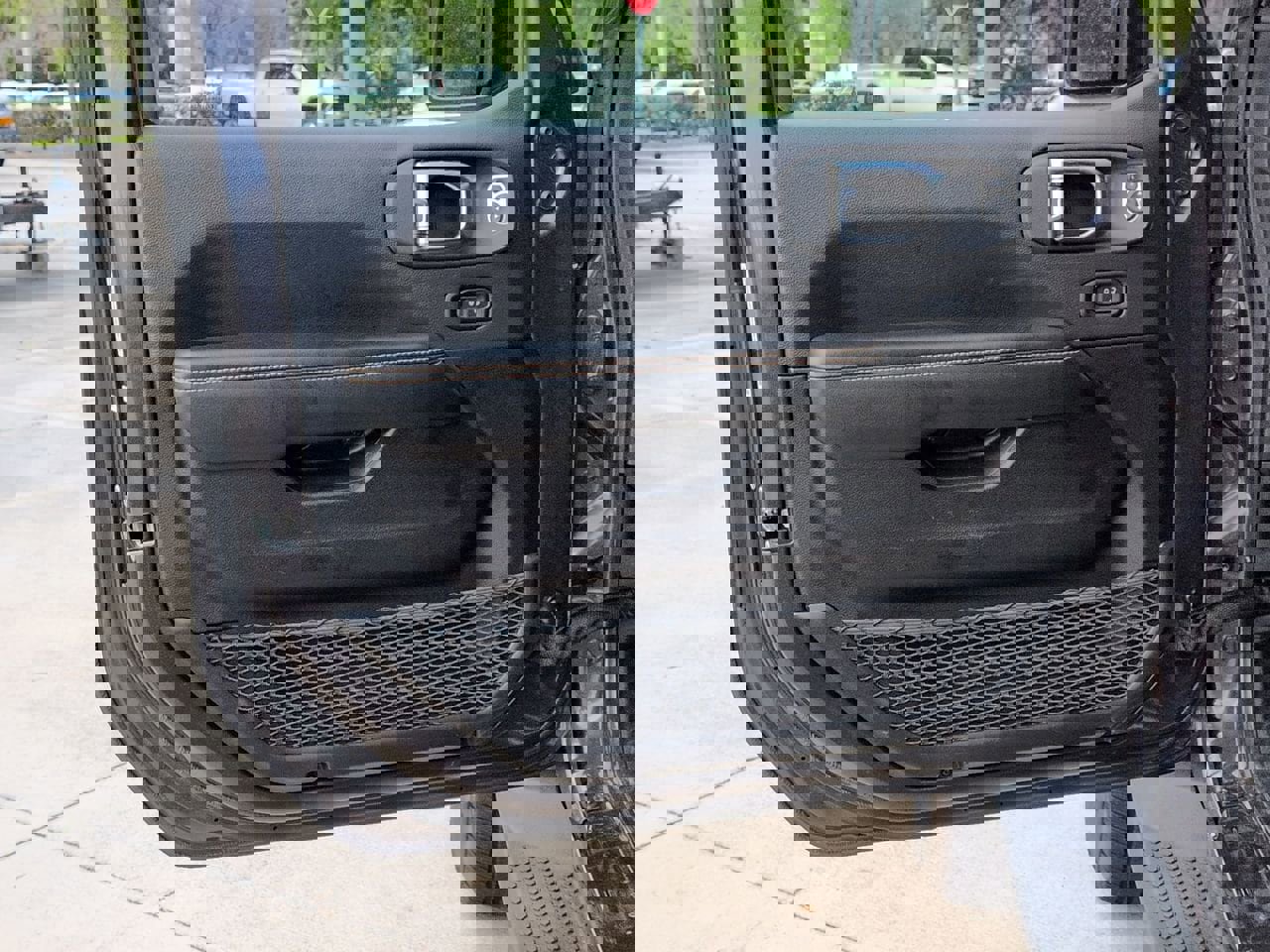 Used 2025 Jeep Wrangler Sahara image 8