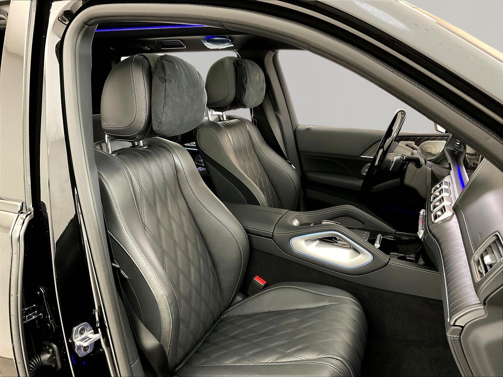 New 2026 Mercedes-Benz Maybach GLS 600 4MATIC image 17