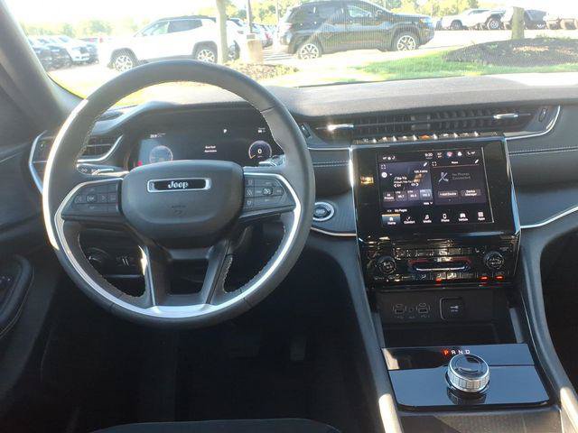 Certified 2023 Jeep Grand Cherokee L Laredo AWD/4WD image 10