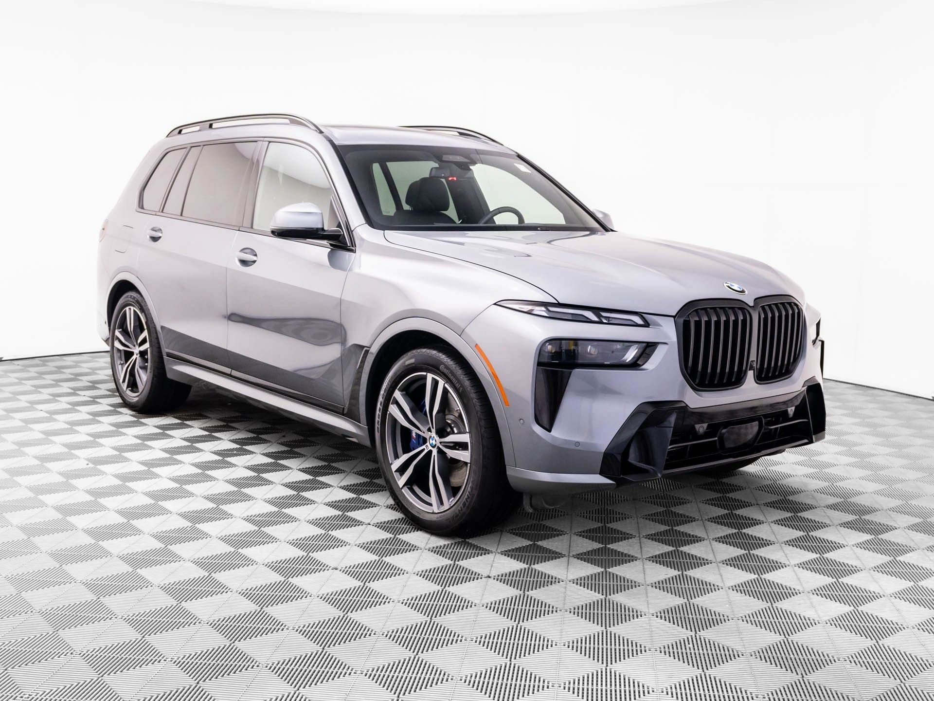Certified 2026 BMW X7 xDrive40i w/ M Sport Package AWD/4WD image 8