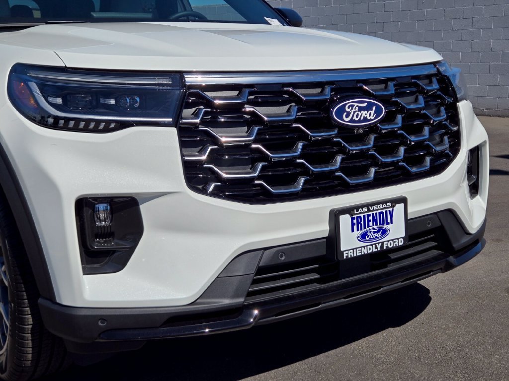 New 2027 Ford Explorer Platinum w/ 3.0L Ultimate Package AWD/4WD image 9