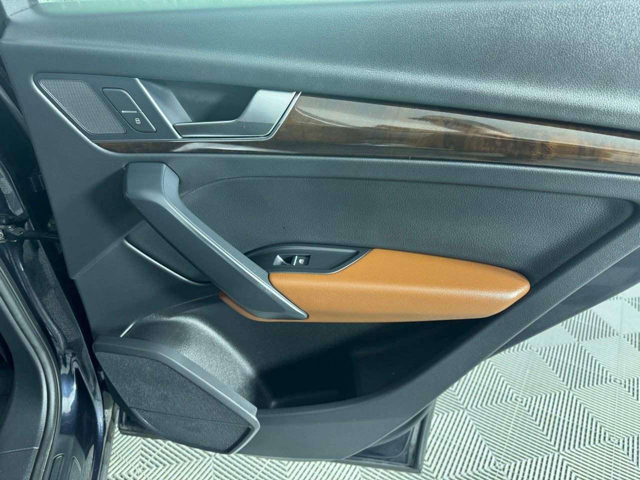 Used 2018 Audi Q5 2.0T Premium Plus w/ Premium Plus Package image 23