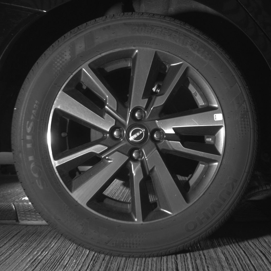 Used 2025 Nissan Versa SV image 15