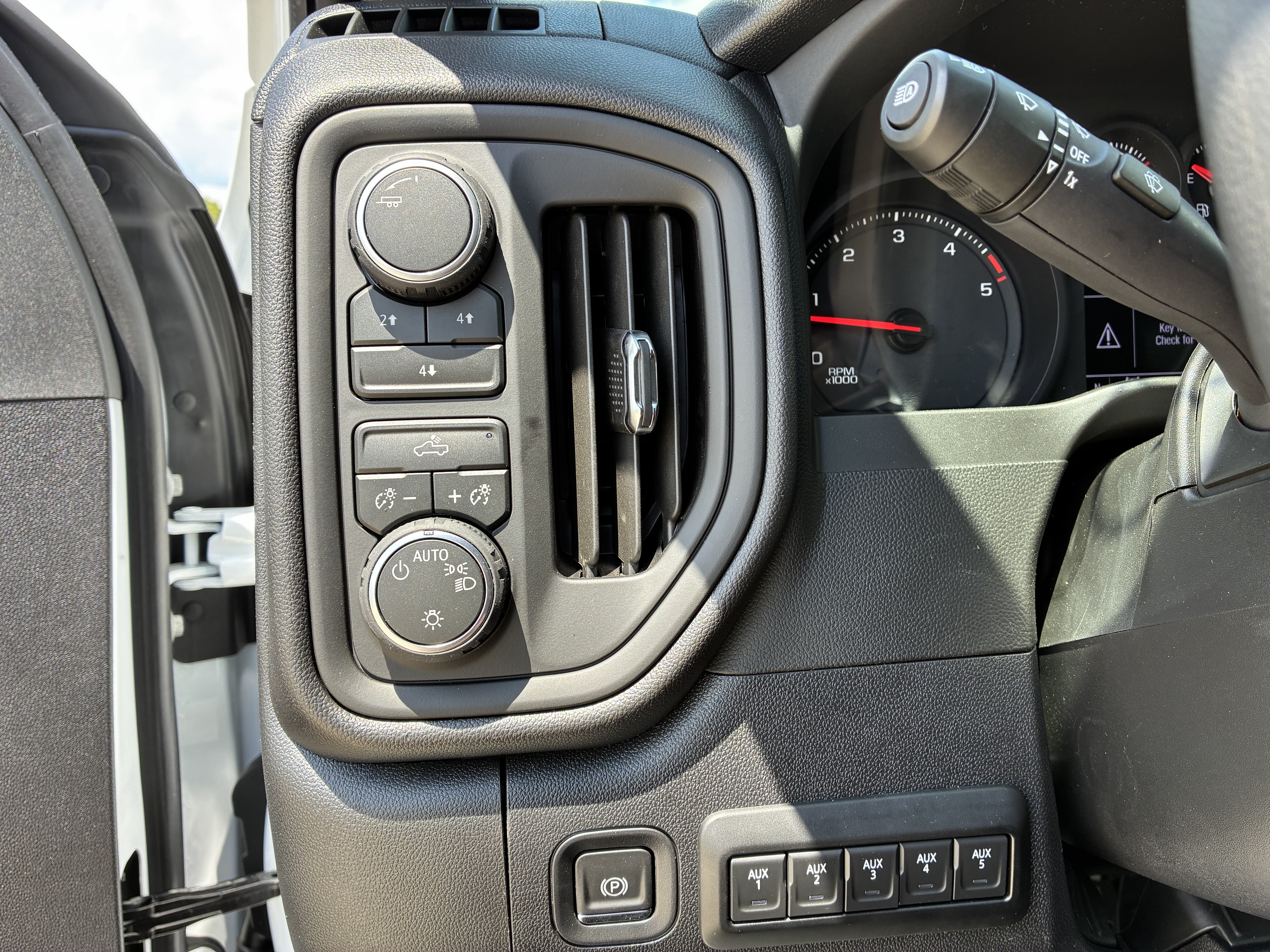 New 2026 Chevrolet Silverado 3500 W/T w/ WT Convenience Package AWD/4WD image 30