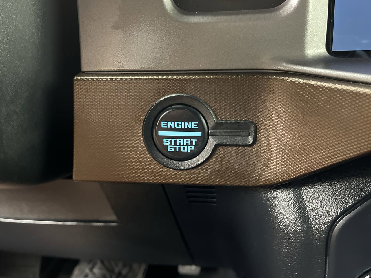 Certified 2022 Ford Bronco Outer Banks AWD/4WD image 18