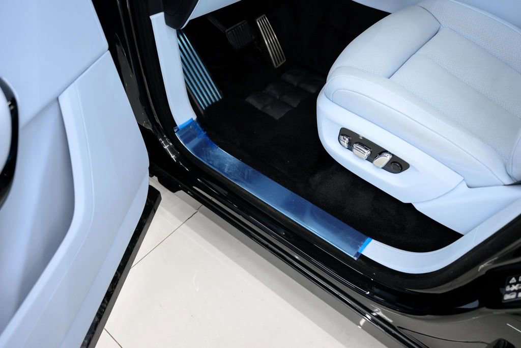 Used 2025 Rolls-Royce Cullinan AWD/4WD image 66