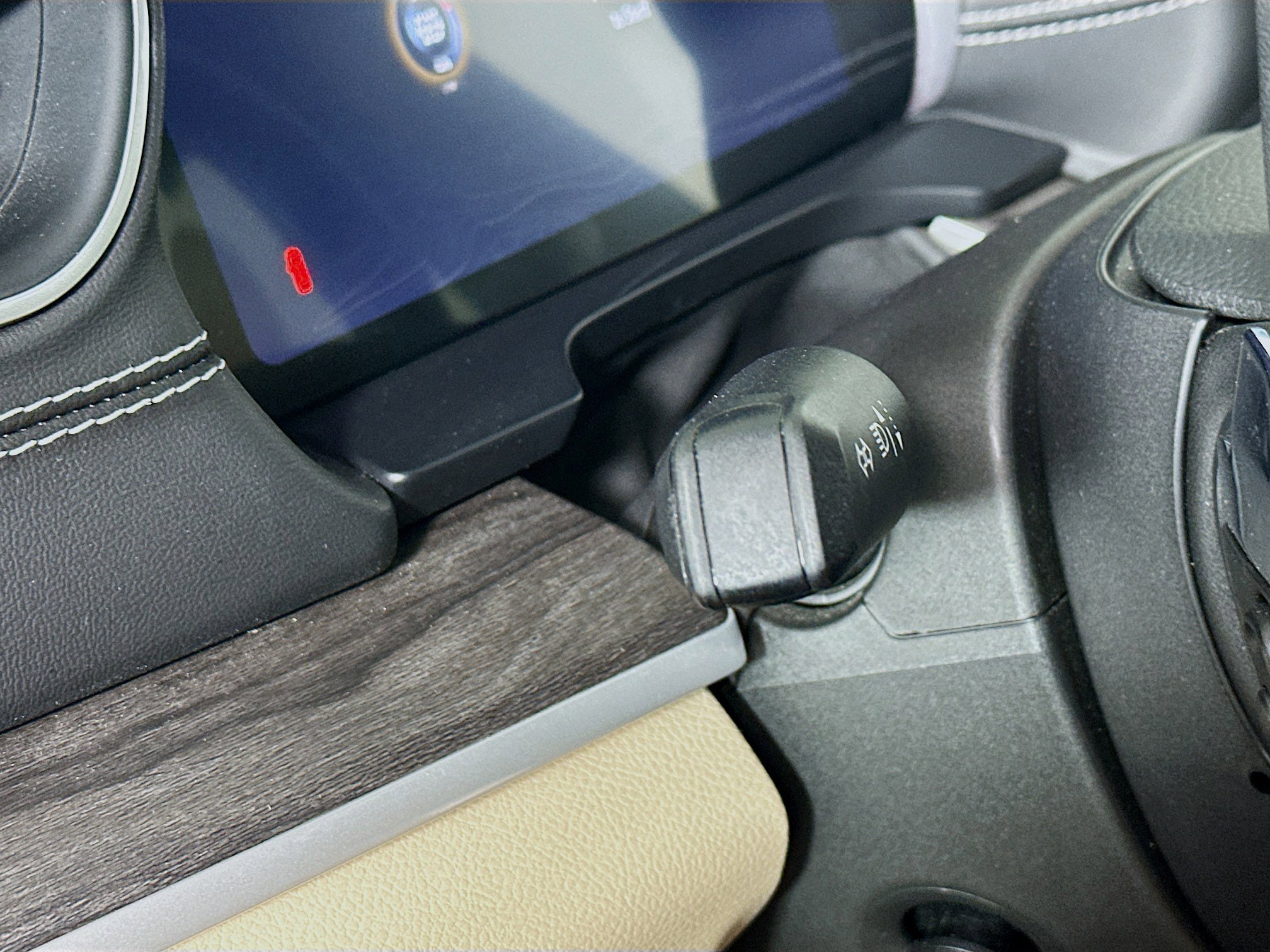 Used 2023 Jeep Grand Cherokee Limited w/ Luxury Tech Group II image 17