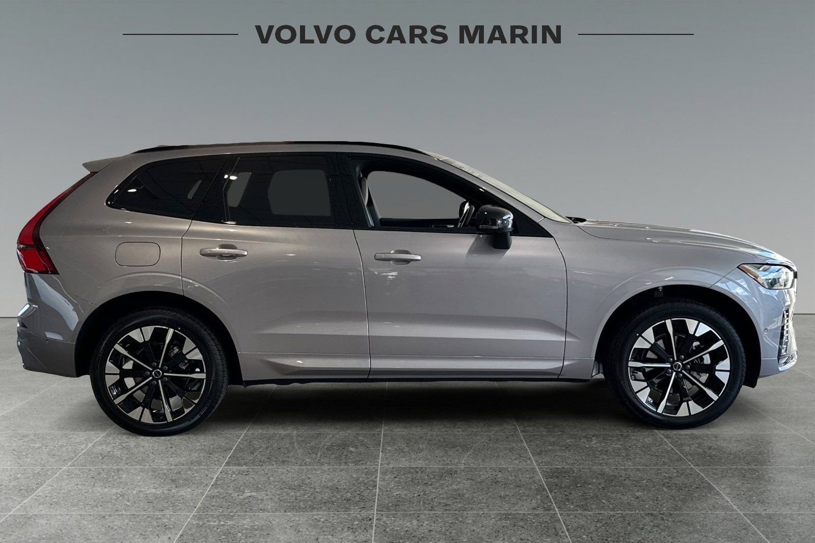 New 2026 Volvo XC60 B5 Plus w/ Climate Package image 8