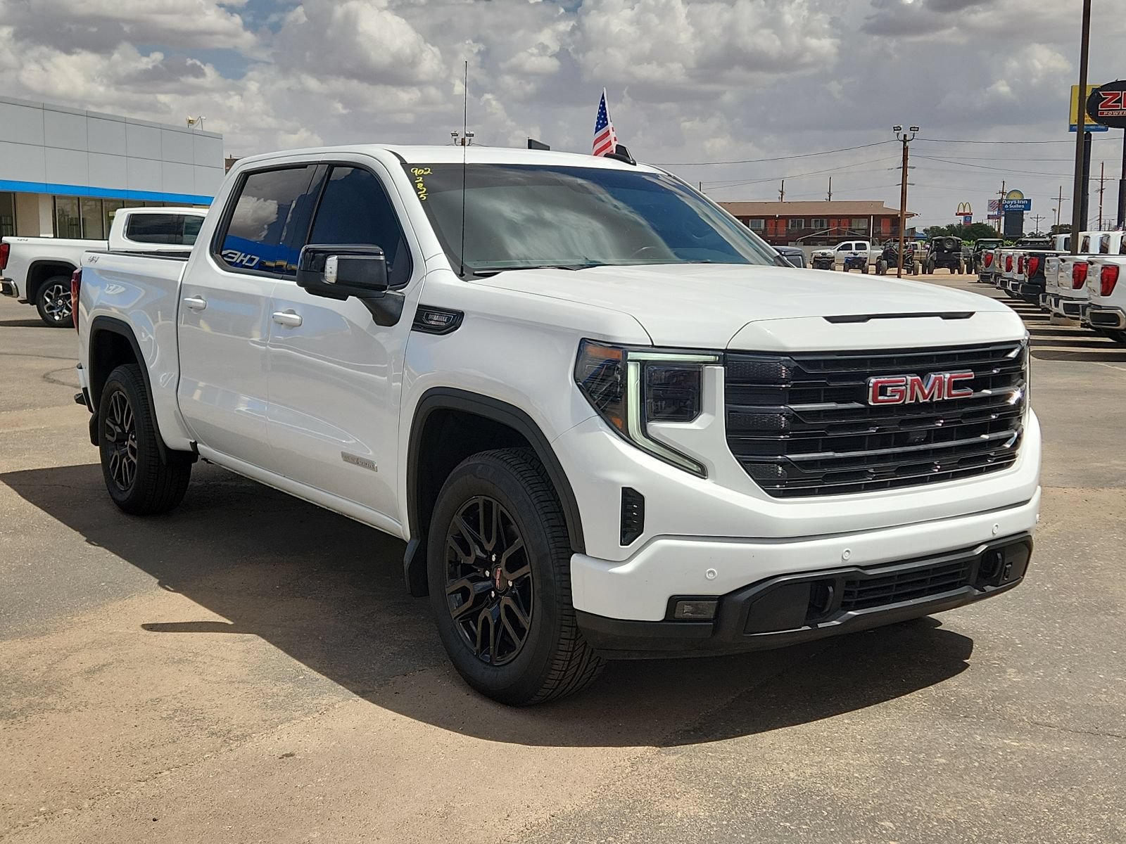 Used 2025 GMC Sierra 1500 Elevation w/ Preferred Package AWD/4WD image 6