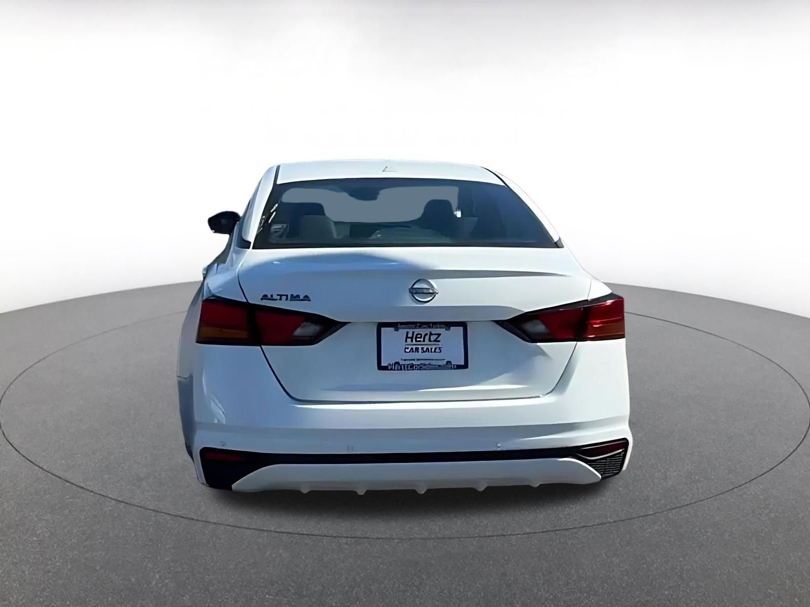 Used 2025 Nissan Altima 2.5 SV FWD image 12