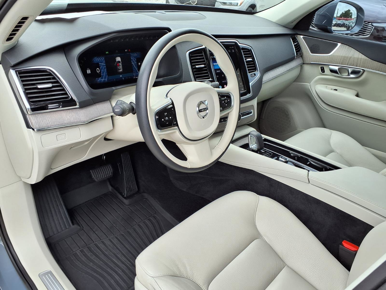 Used 2023 Volvo XC90 B6 Plus w/ Protection Package Premier AWD/4WD image 21