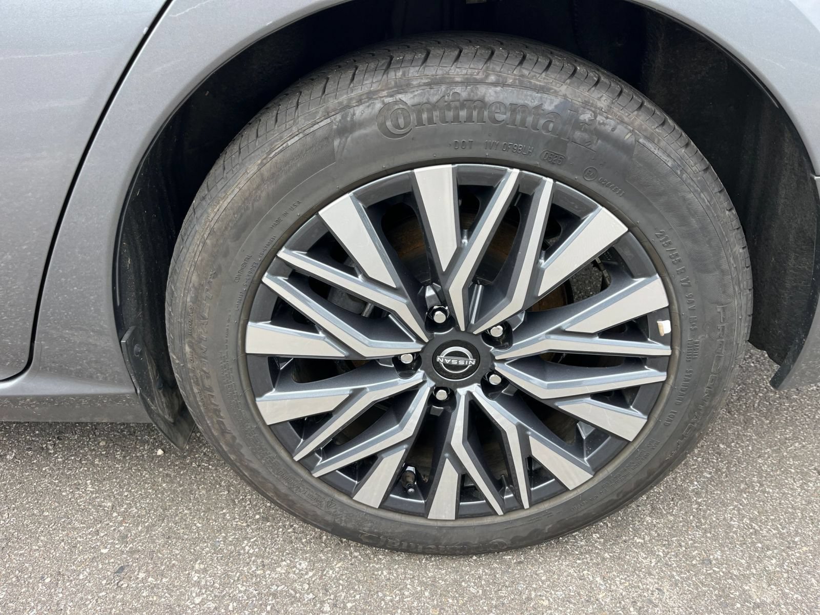Used 2025 Nissan Altima 2.5 SV FWD image 30