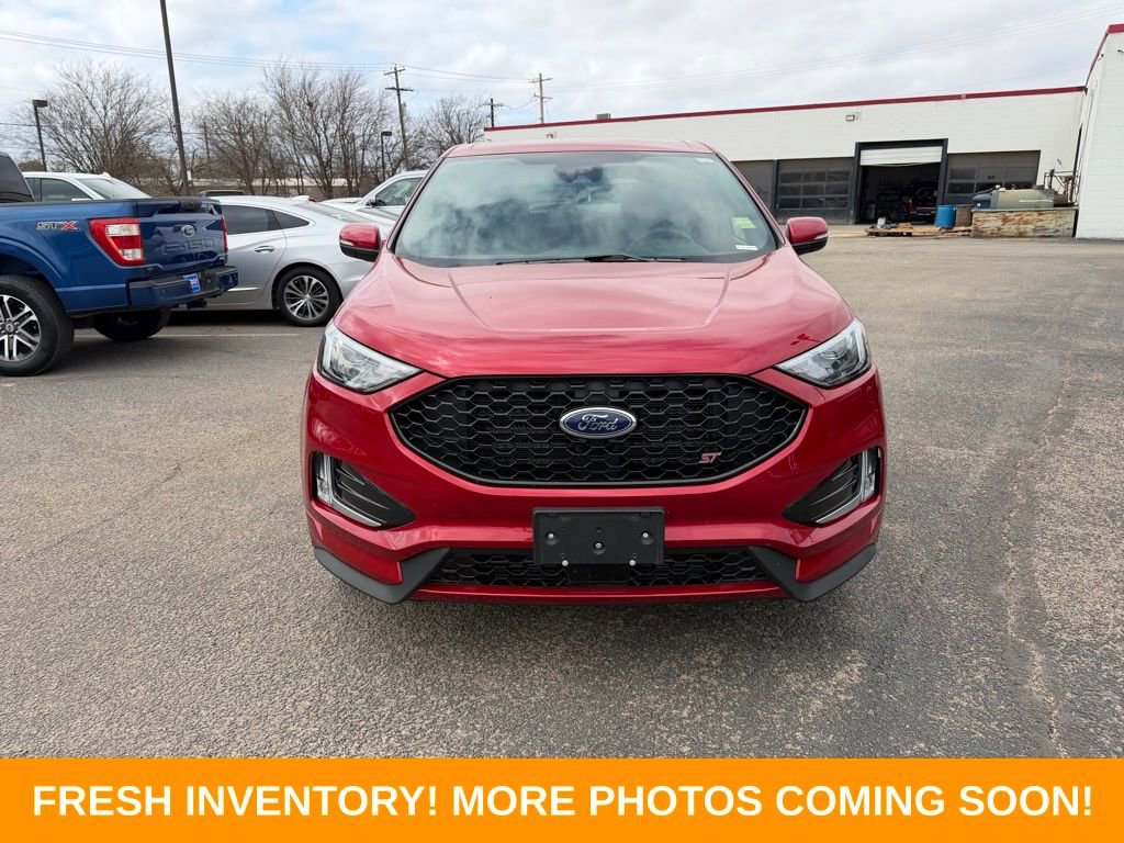 Used 2023 Ford Edge ST image 2