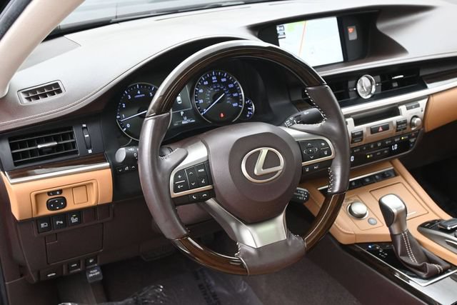 Used 2017 Lexus ES 350 w/ Luxury Package FWD image 22