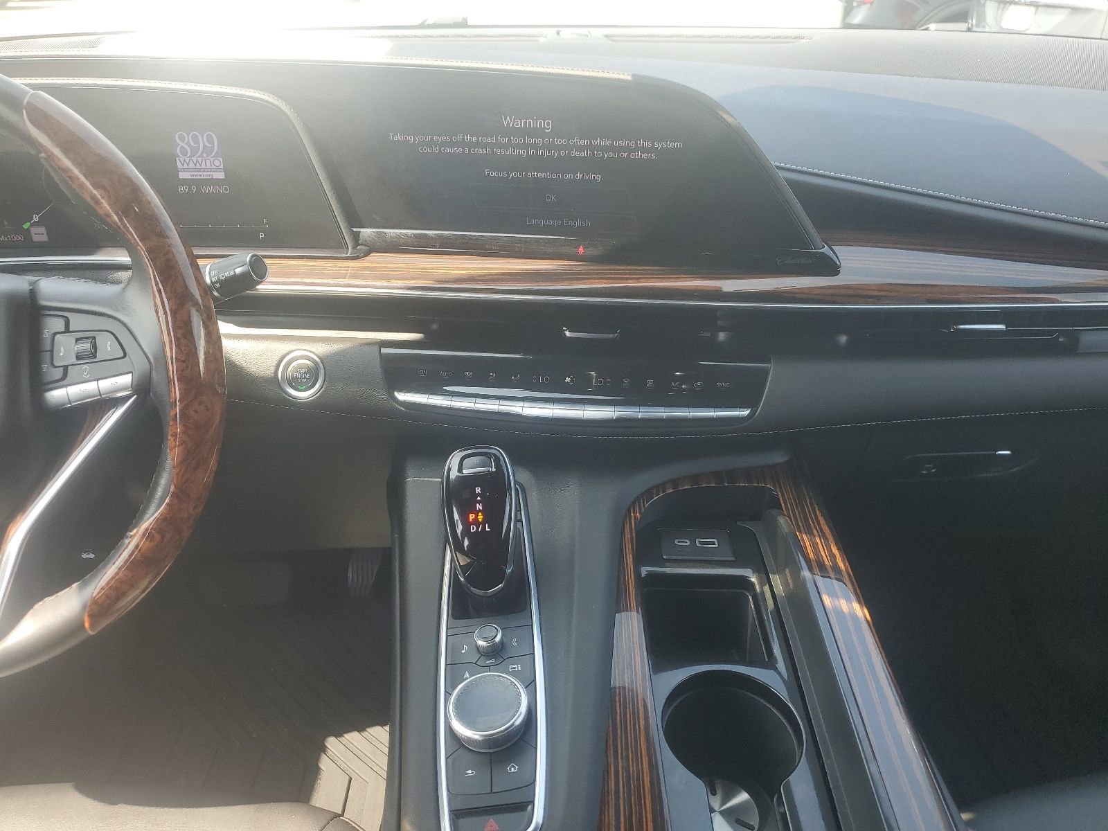 Used 2024 Cadillac Escalade Luxury RWD image 11