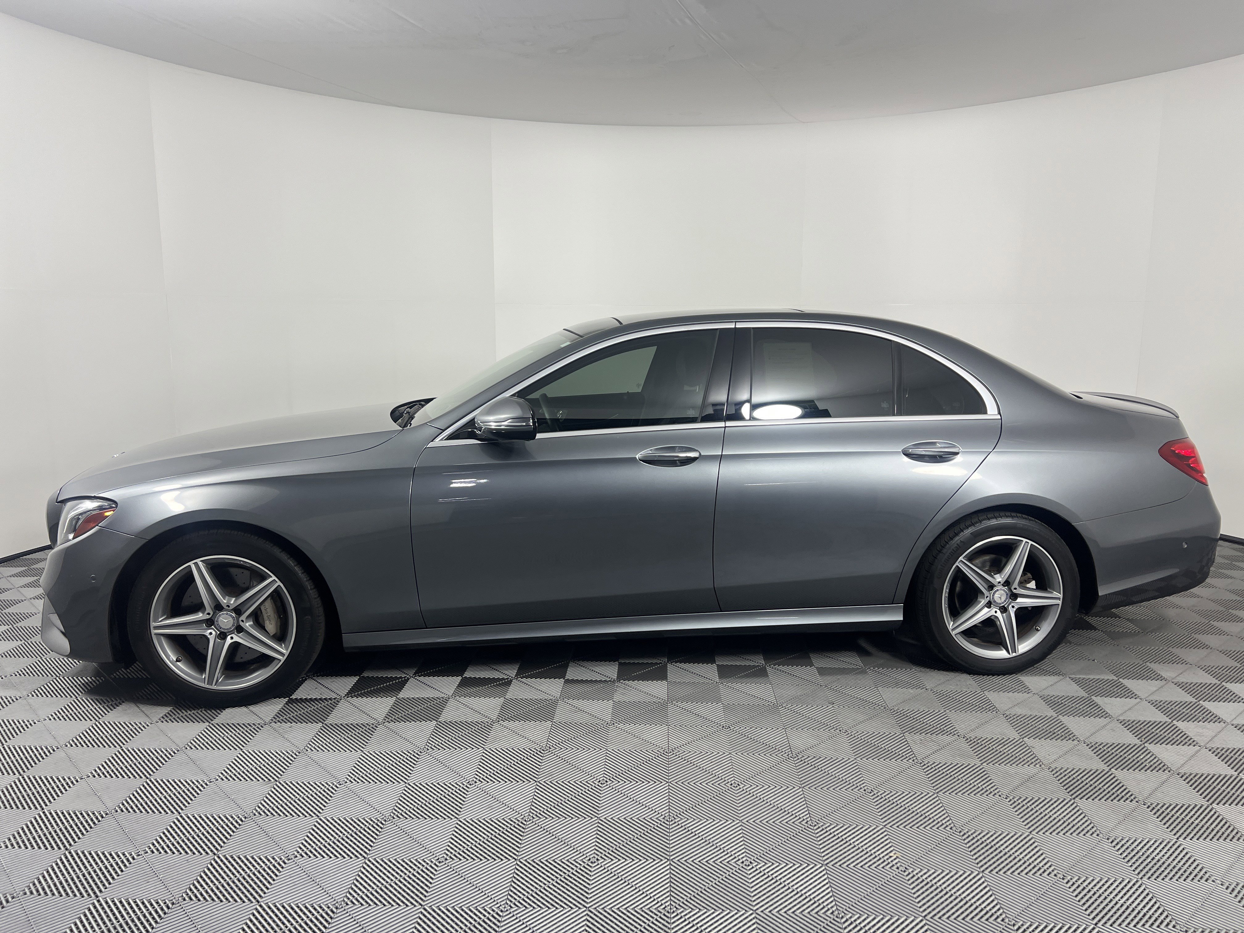 Used 2017 Mercedes-Benz E 300 4MATIC image 12