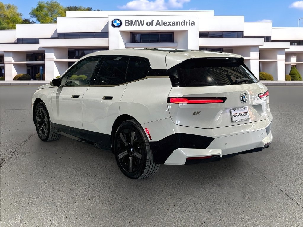 Certified 2024 BMW iX xDrive50 w/ Premium Package AWD/4WD image 7