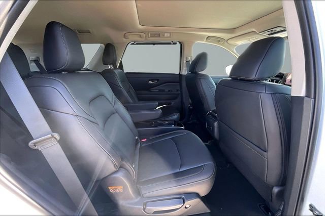 New 2026 Nissan Pathfinder SL image 10