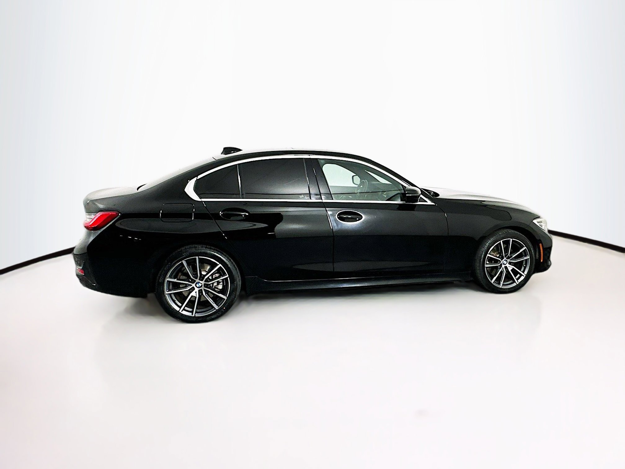 Used 2019 BMW 330i Sedan w/ Premium Package image 10