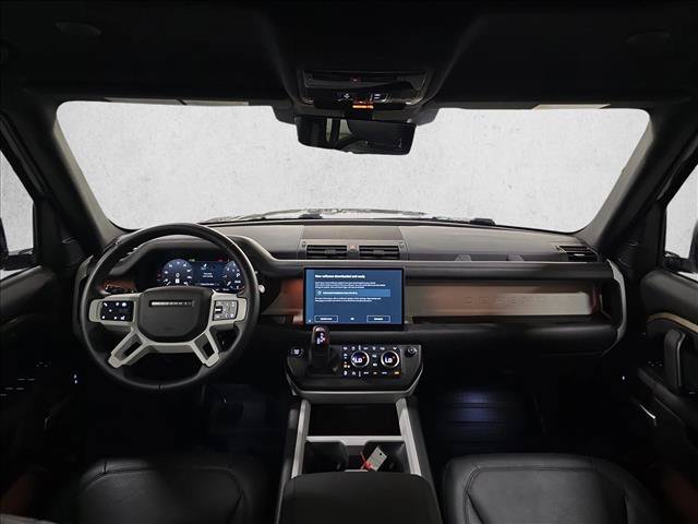 Used 2025 Land Rover Defender 110 X-Dynamic SE AWD/4WD image 9