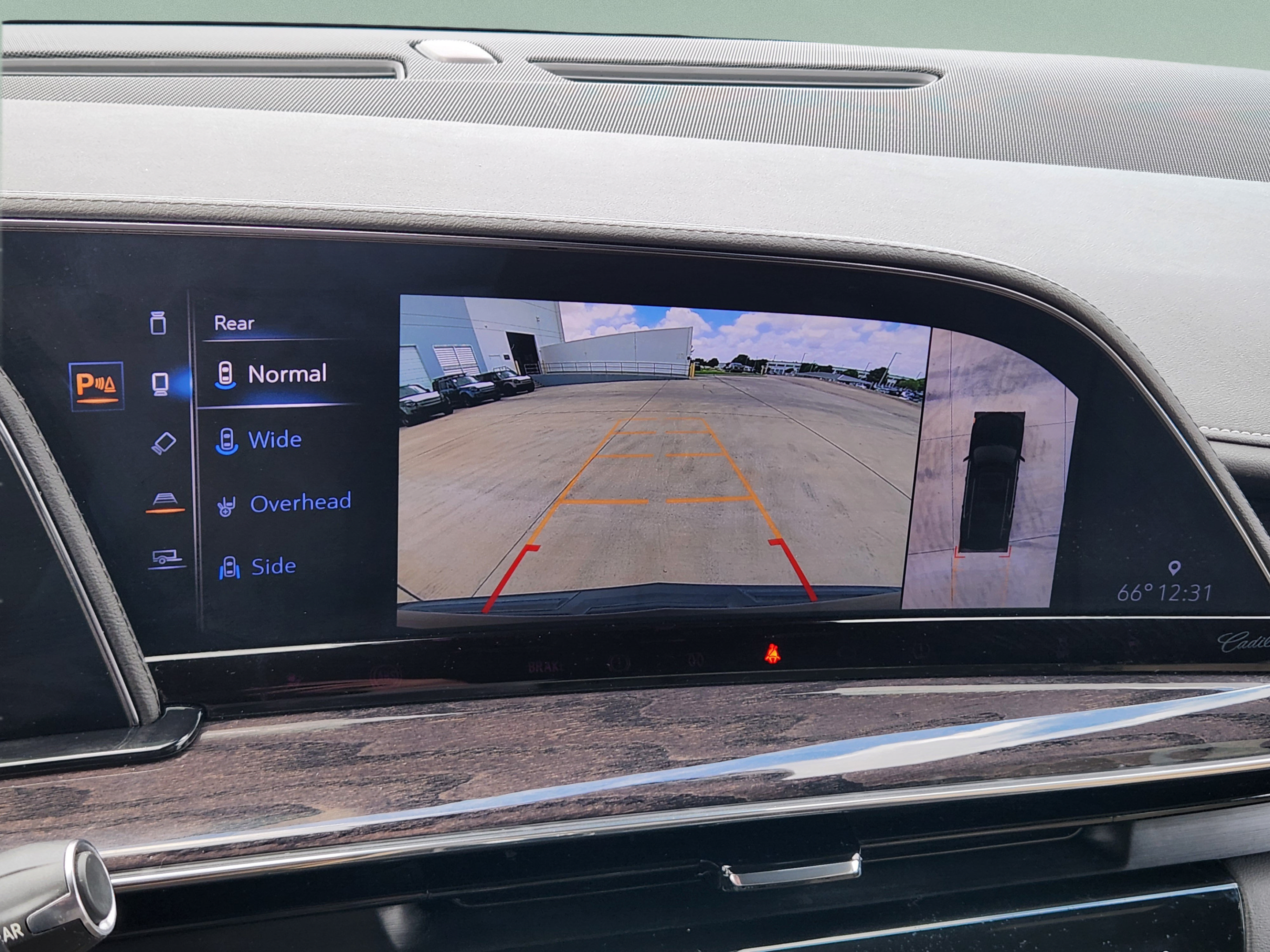 Used 2022 Cadillac Escalade Premium Luxury RWD image 25