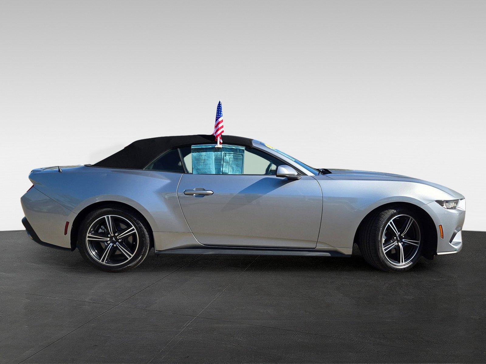 Used 2024 Ford Mustang Premium image 3