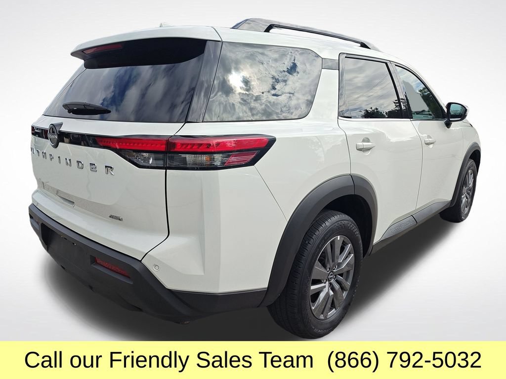 Used 2025 Nissan Pathfinder SV AWD/4WD image 6