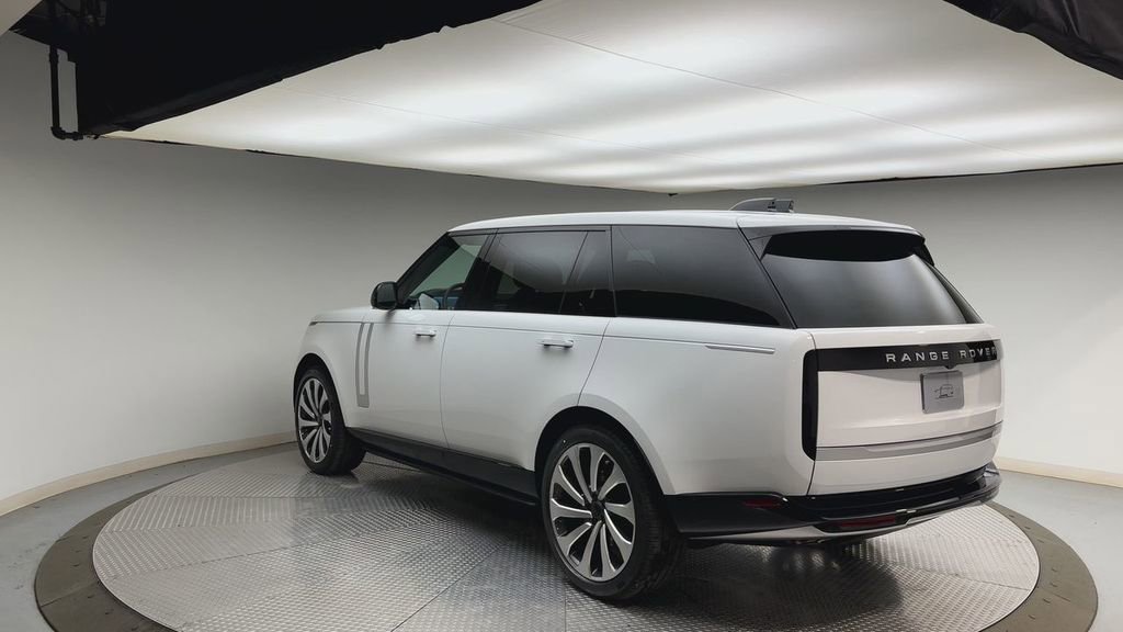 New 2026 Land Rover Range Rover Long Wheelbase Autobiography image 4