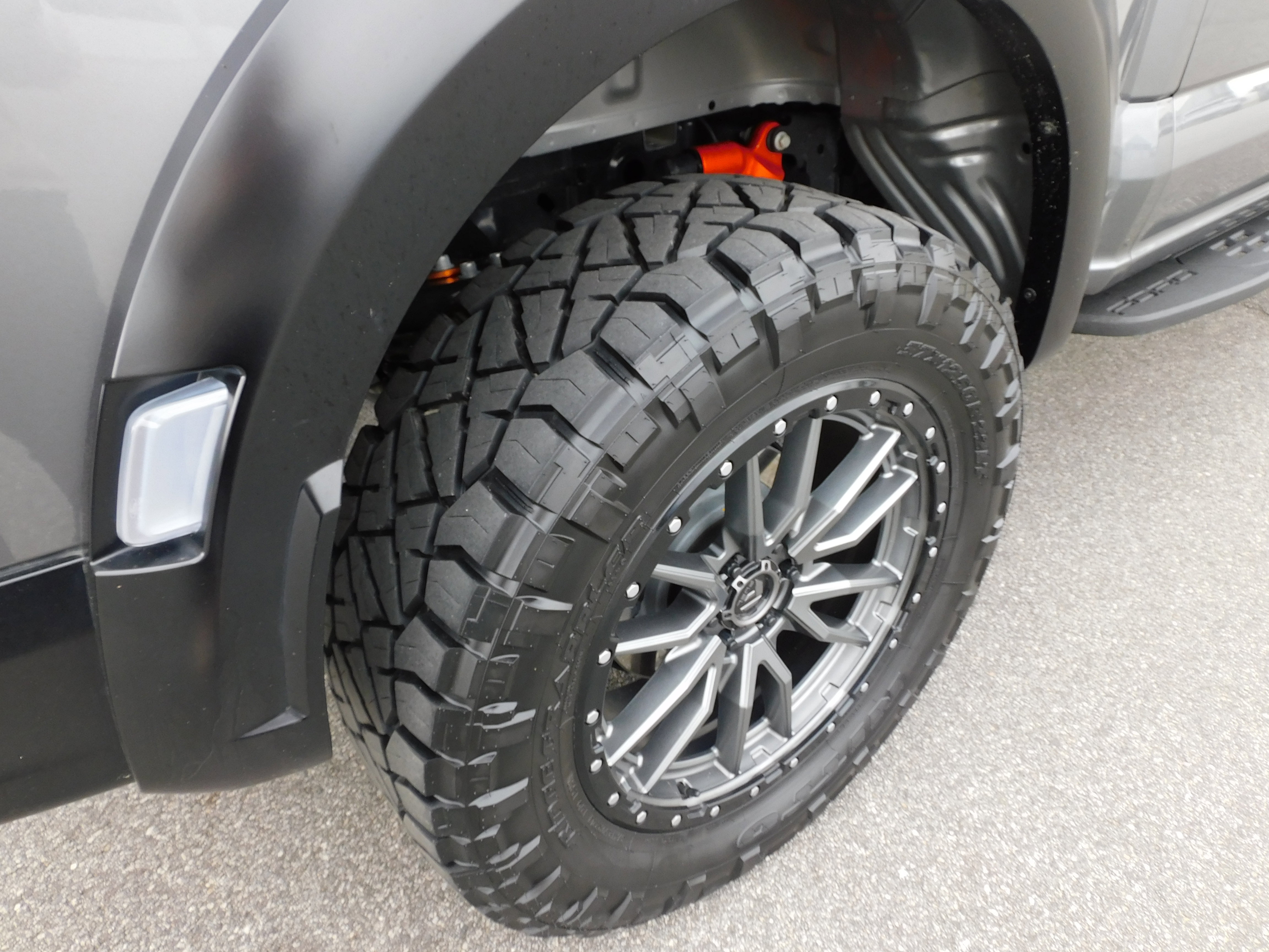 Used 2025 Ford F150 Raptor image 9