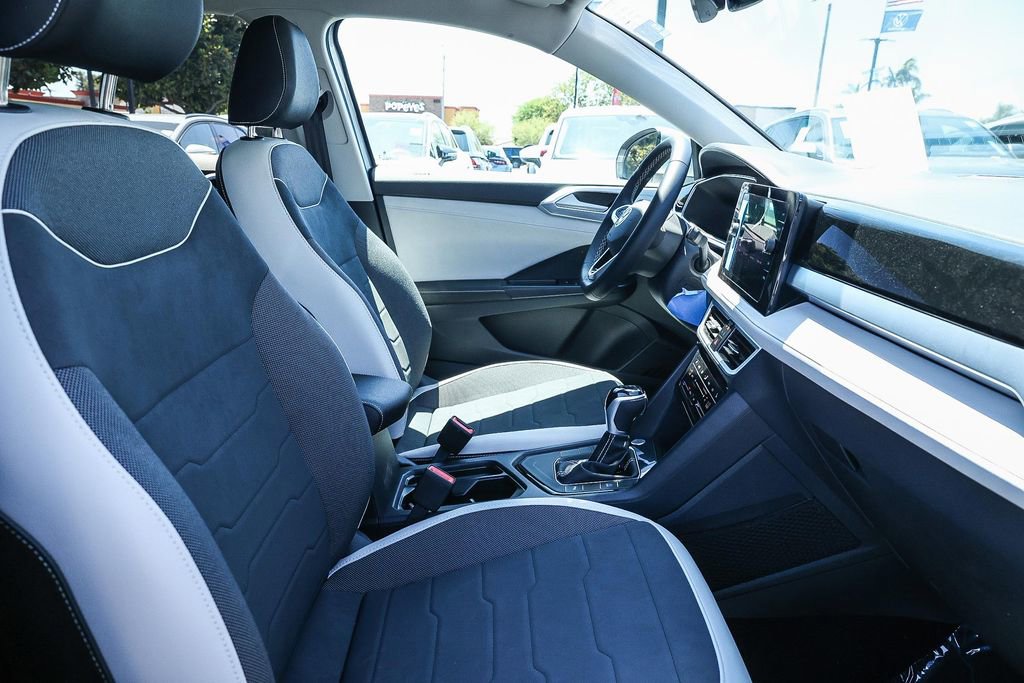 New 2025 Volkswagen Taos SE image 33