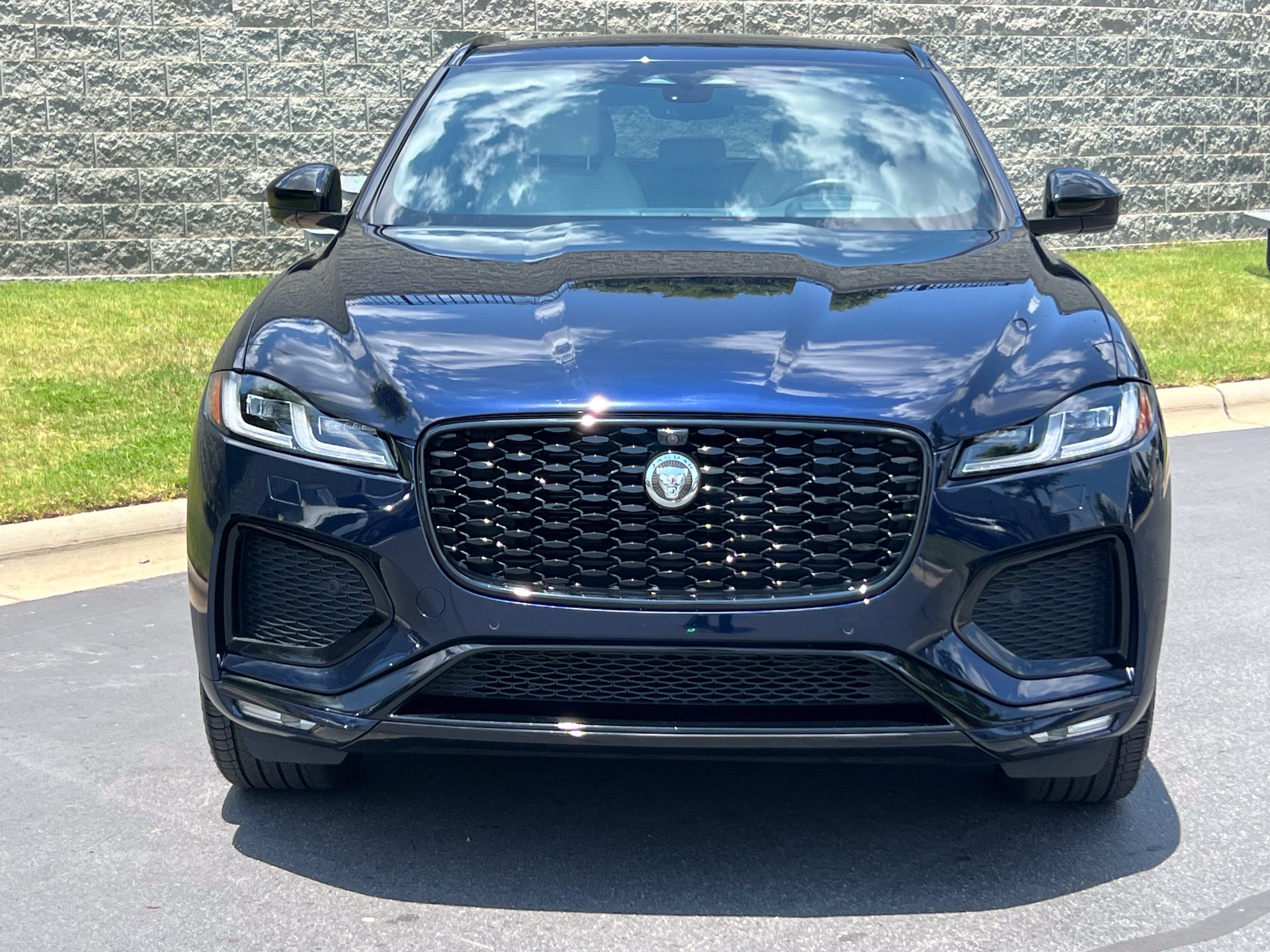 Used 2026 Jaguar F-PACE R-Dynamic S AWD/4WD image 10