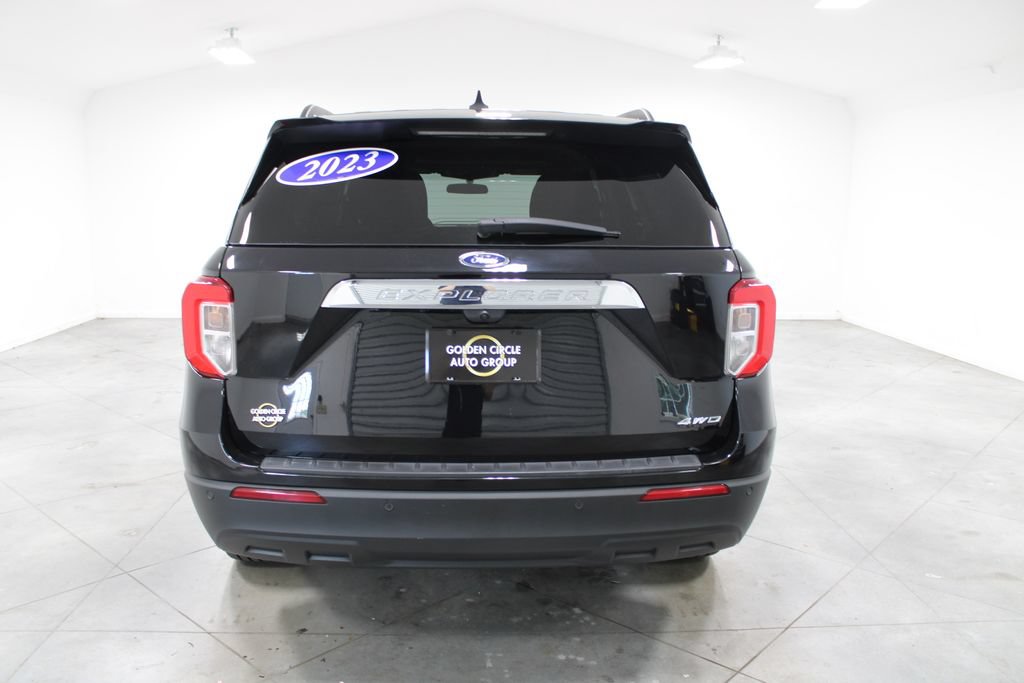 Used 2023 Ford Explorer XLT AWD/4WD image 8