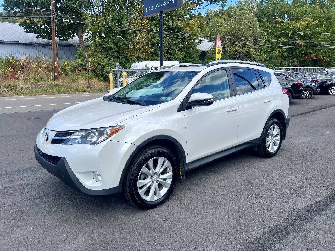 Used 2014 Toyota RAV4 Limited w/ Technology Package AWD/4WD image 1