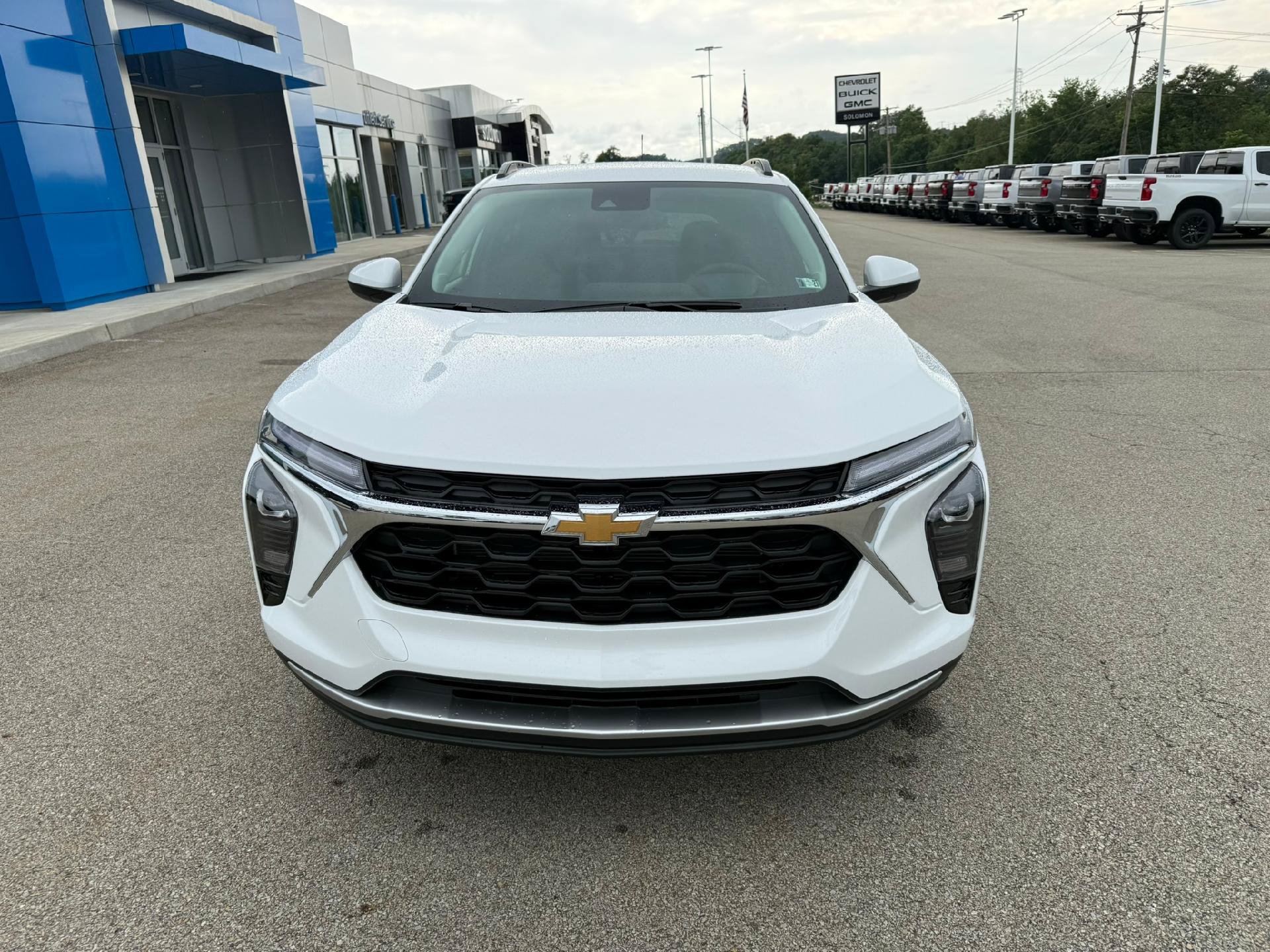 New 2026 Chevrolet Trax LT w/ Driver Confidence Package FWD image 8