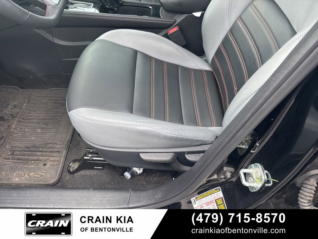 Used 2023 Nissan Kicks SR w/ SR Premium Package FWD image 12