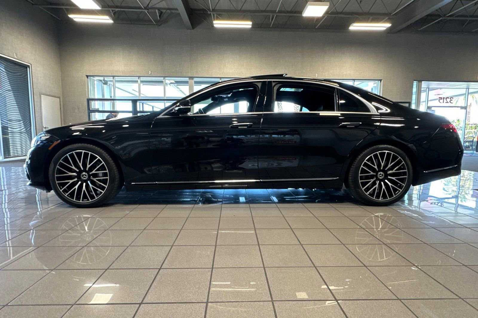 Used 2026 Mercedes-Benz S 500 4MATIC image 7